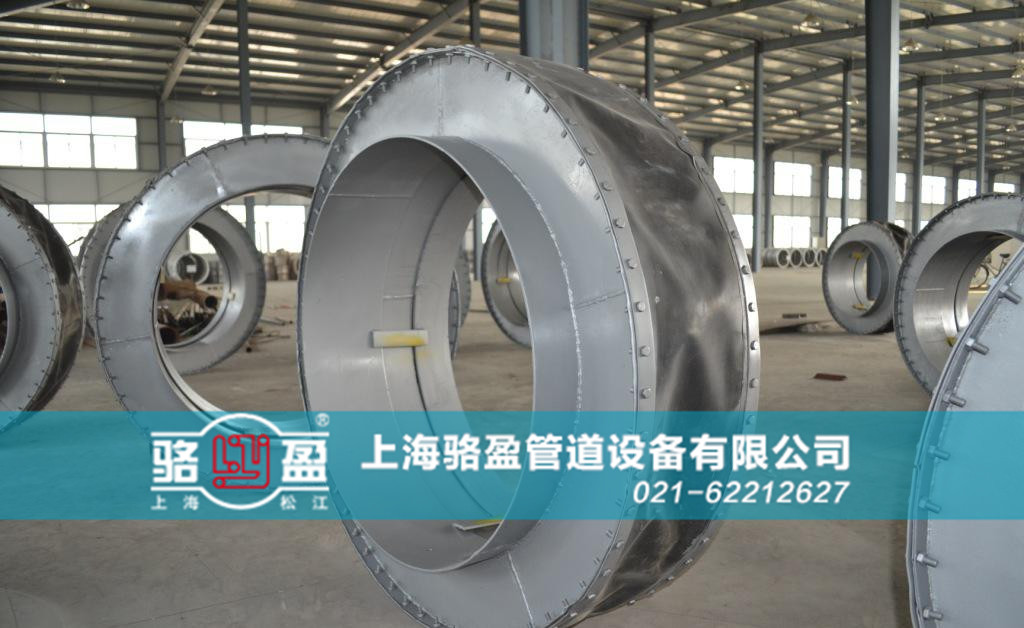 <a href=http://m.821are.cn target=_blank class=infotextkey>非金屬補(bǔ)償器</a>生產(chǎn)車間